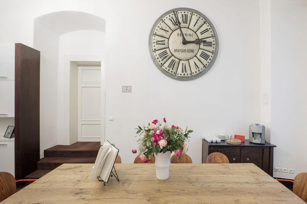 Old Town Square Residence By Emblem Praha Bagian luar foto